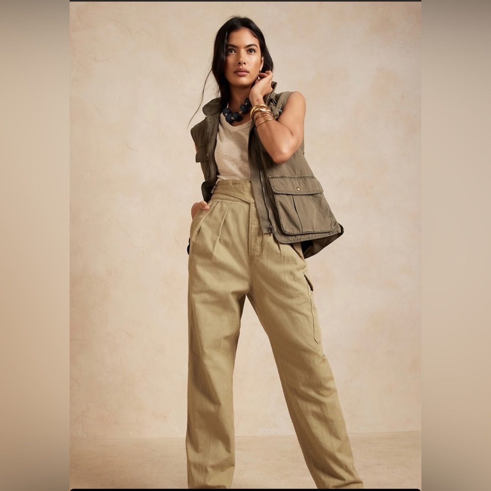 Banana Republic Wide Leg Cargo Pant (Petite)